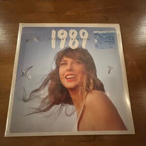 NEW 1989 Taylor's Version Vinyl Crystal Blue